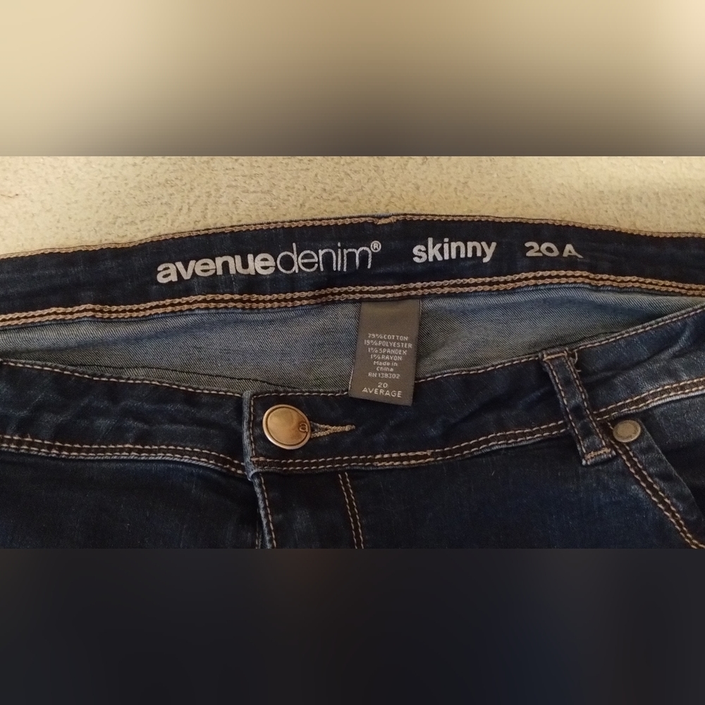 Avenue 20A Skinny Jeans 👖